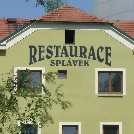 S Restauraci Splavek Gæstehus *