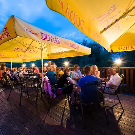 بيت ضيافة S Restauraci Splavek ستراكونيتسه